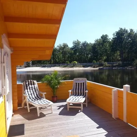 Flottant Sur Et Botel Mios