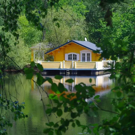Botel Flottant Sur Et